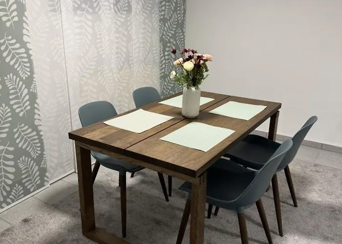 Ruhige, Gemuetliche Wohnung, 2 Betten Pfalzfeld